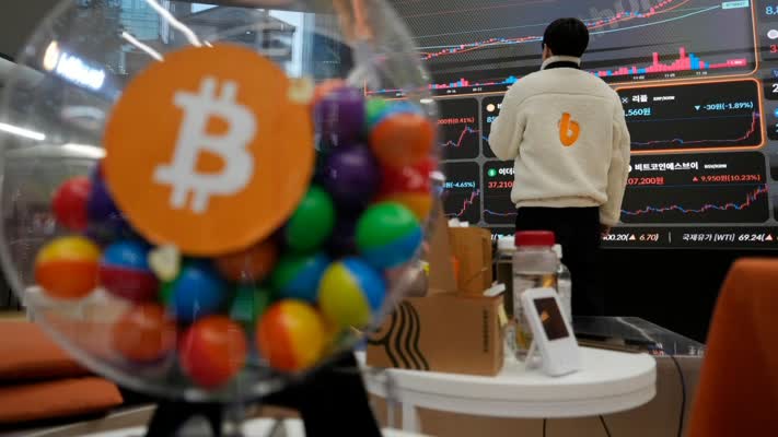 <p>The price of bitcoin is plummeting as the market takes fright at credit levels and worries about AI. And Donald Trump might somehow end up the big winner from all the chaos.</p>
<p>The post <a href="https://www.crikey.com.au/2026/02/06/bitcoin-plummets-ai-market-donald-trump/">Bitcoin in free fall — yet again — might have wider consequences (and benefits for Trump)</a> appeared first on <a href="https://www.crikey.com.au">Crikey</a>.</p>