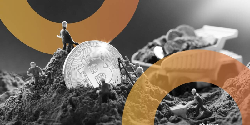 Shares in publicly traded Bitcoin miners are tumbling as the top crypto asset extends its losses to nearly 20% on the week.